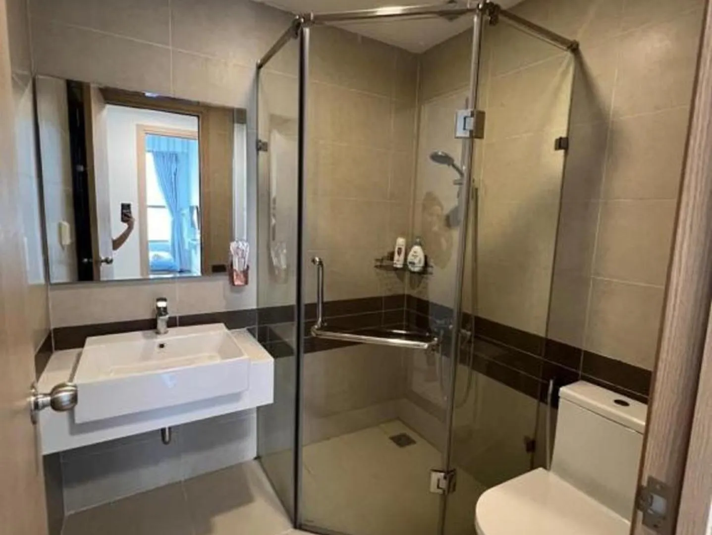 123 Apartment In Ben Van Don Street Ho Si Minh-város