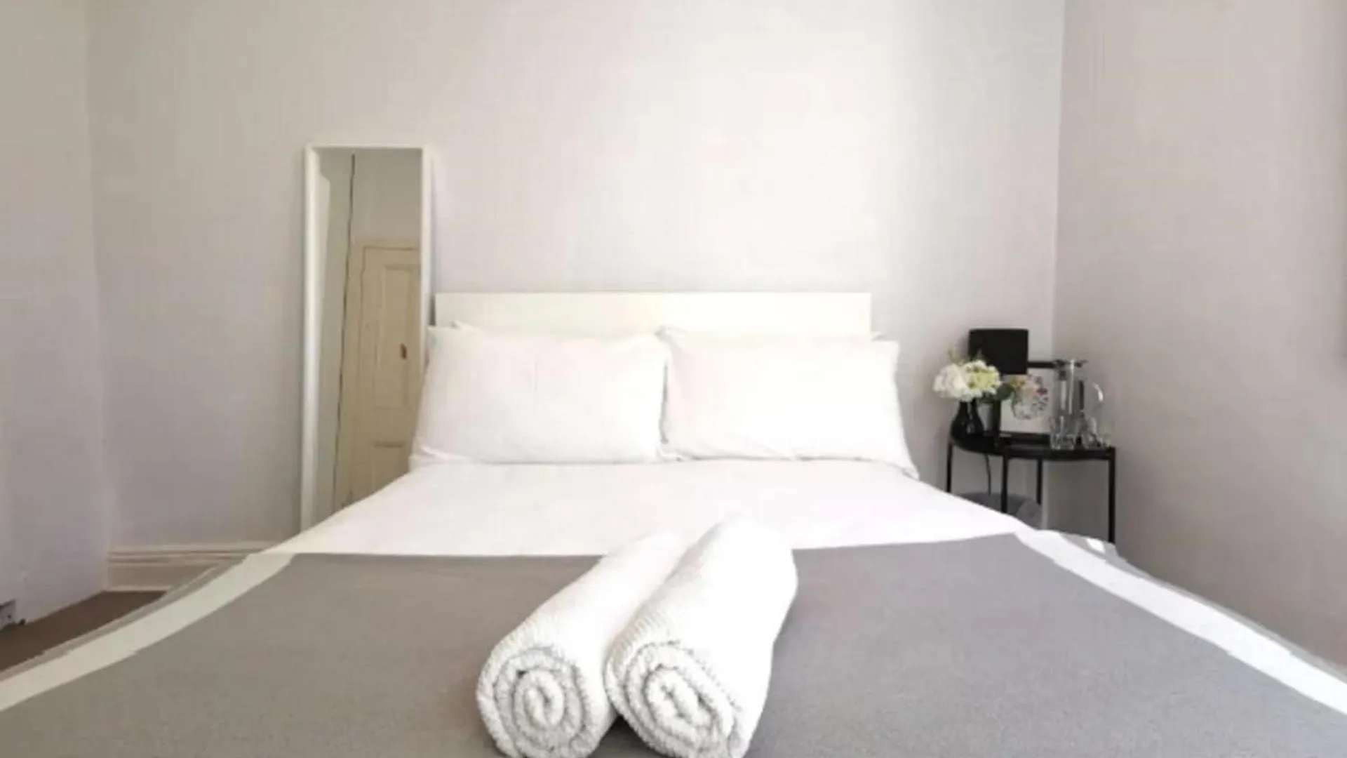 123 Apartment In Ben Van Don Street Ho Chi Minh City