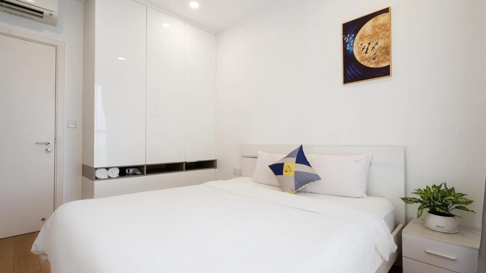 123 Apartment In Ben Van Don Street Ho Chi Minh City