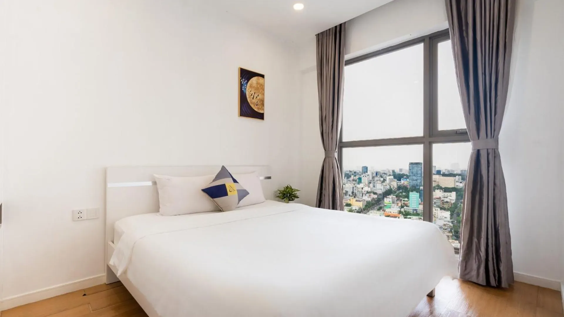123 Apartment In Ben Van Don Street Ho Chi Minh City