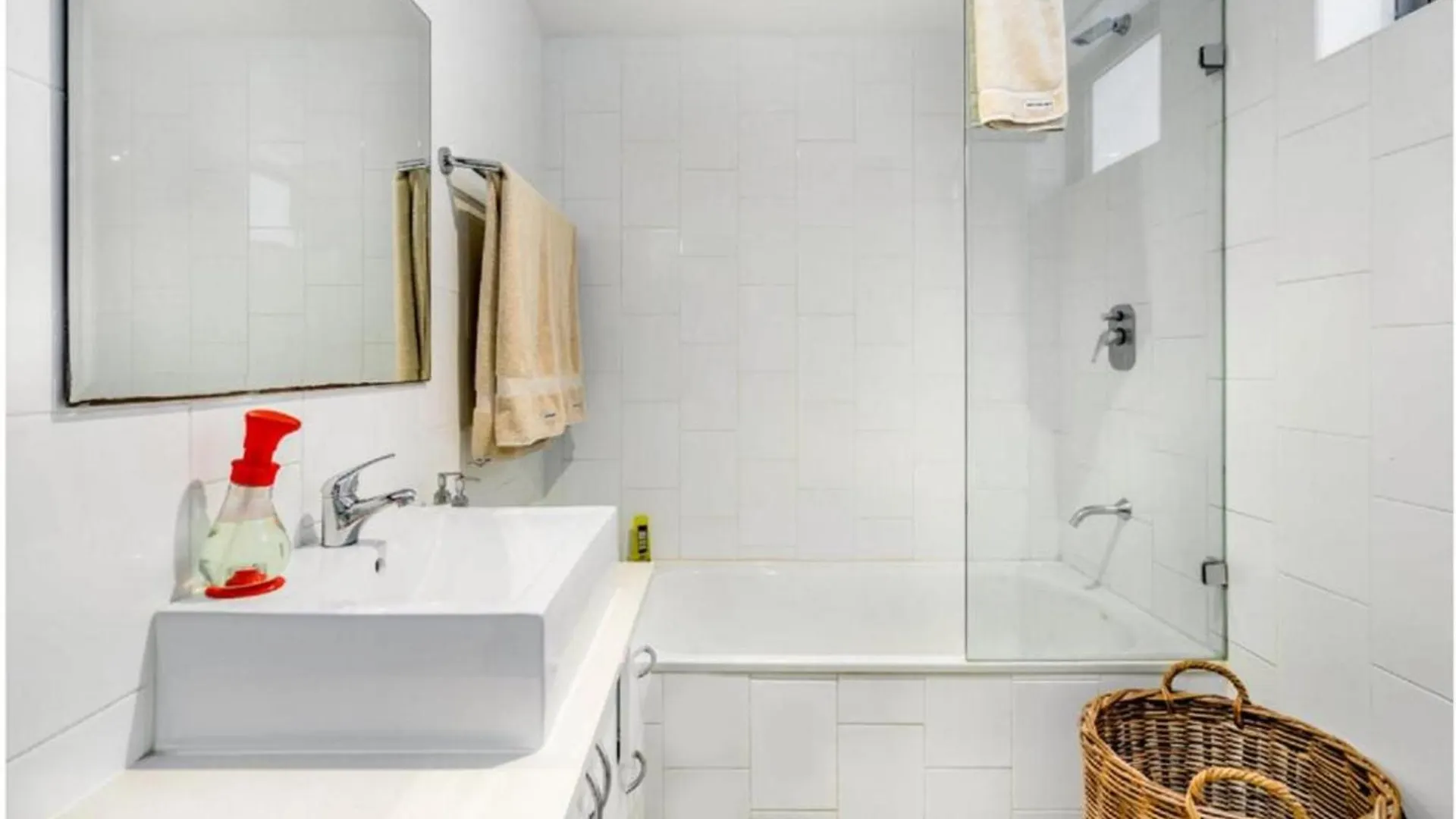 123 Apartment In Ben Van Don Street Ho Chi Minh City