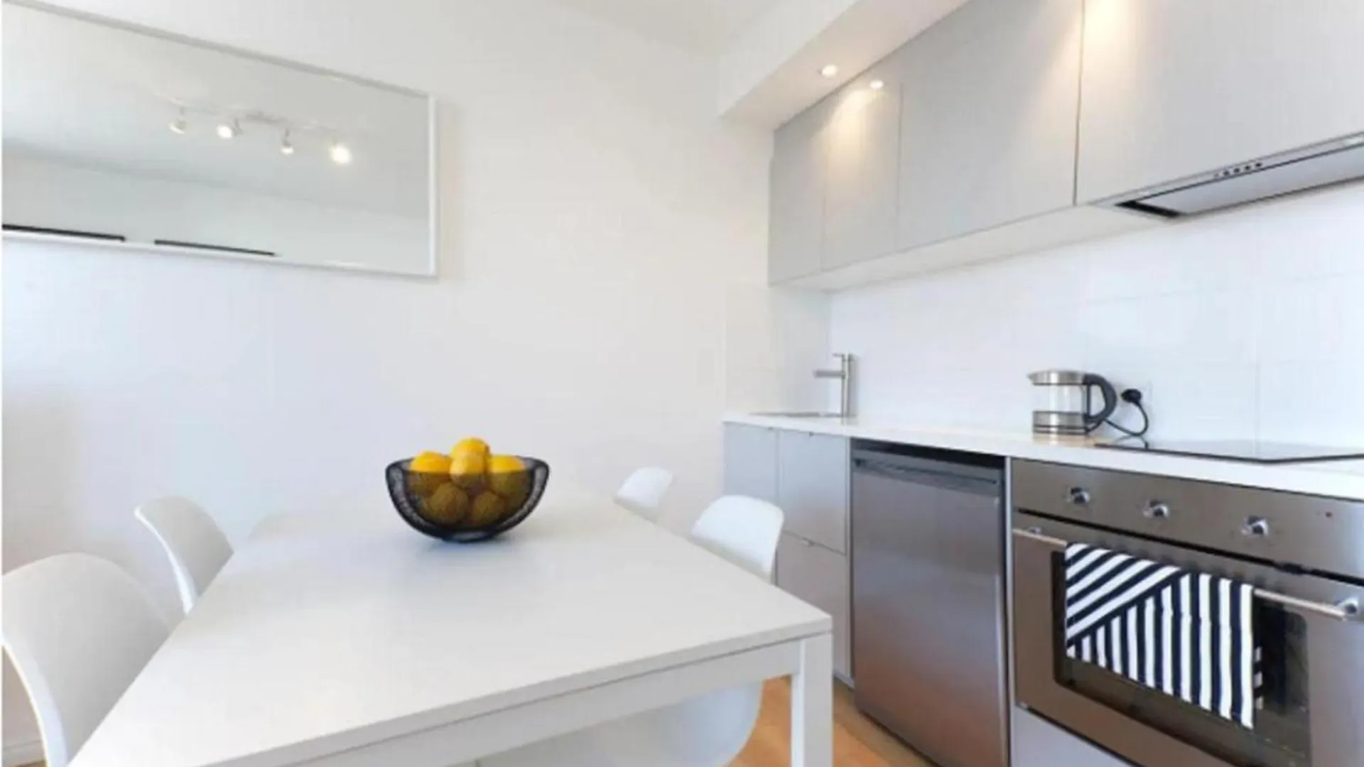 123 Apartment In Ben Van Don Street Ho Chi Minh City